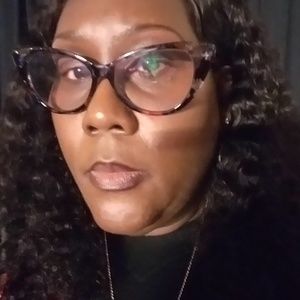 Meet your Posher, Evelyn